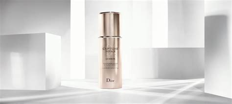 Anti-Aging Skincare: Dior Capture Totale Le Sérum | Style.com/Arabia