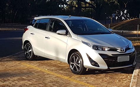 Toyota Yaris Hatch XLS 1 5 versão topo de linha avaliação