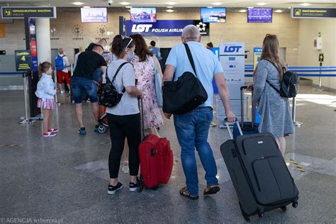 Lotnisko Chopina Zniszczy Sw J Urlop Podczas Kontroli Baga U