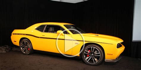 Dodge Charger Srt8 Super Bee And Challenger Srt8 Yellow Jacket Video