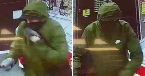 Father And Daughter Scare Off Knife Wielding Robber By Chucking Squash