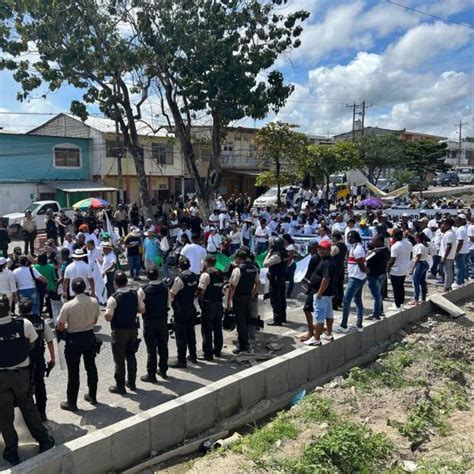 Violencia En Esmeraldas Cerca De Personas Marchan En Contra De La