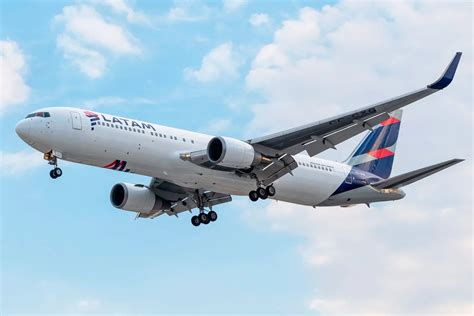 Latam Restarts Lima To Medellin Flights