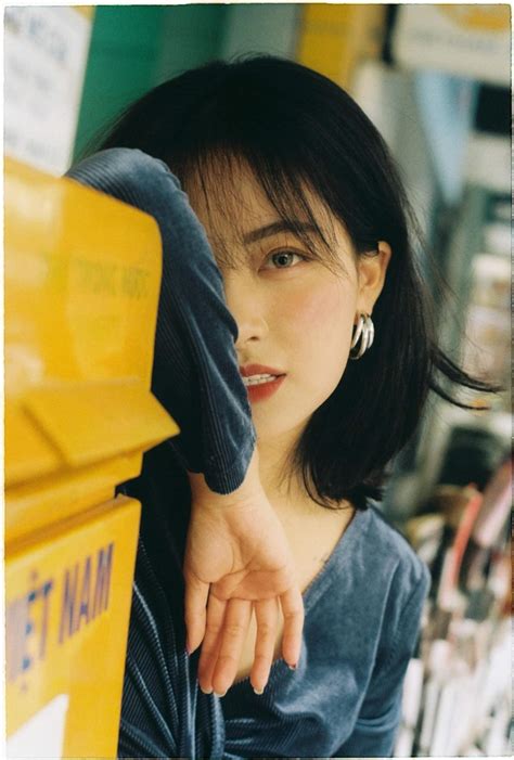 Đăng hình mặc bikini khoe đường cong cơ thể nữ MC PUBG Mobile bị fan dọa bế lên phường