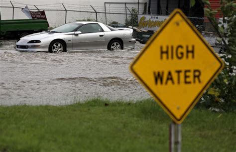 Hurricane Matthew Downgraded Leaves At Least 7 Dead In North Carolina