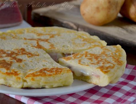 Focaccia Di Patate In Padella Con Cuore Filante