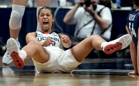 Uconn Womens Basketball Back In Bridgeport Regional As No 3 Seed In