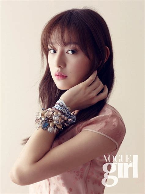 Gambar Foto Kim Ji Won Di Majalah Vogue Girl Edisi Maret 2014 Foto 2