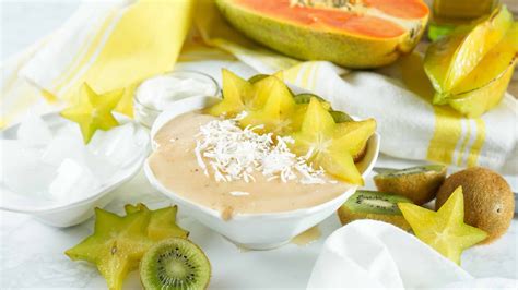 Tropical Smoothie Bowl With Starfruit And Kiwi Marathons Motivation