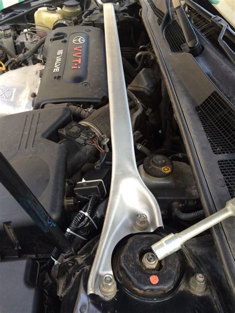 Распорка передних стоек — Toyota Camry (XV30), 2,4 л, 2004 года ...