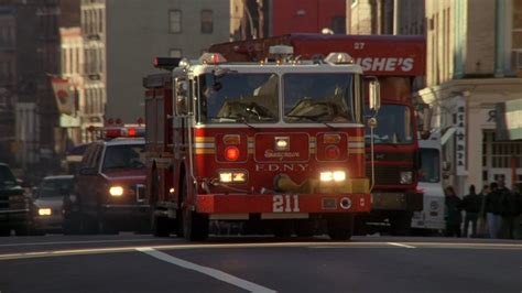 Imcdb Org Seagrave Commander Ii In Nypd Blue