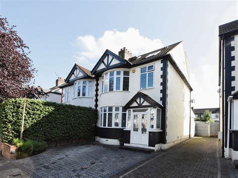 4 Bed Semi Detached House For Sale In Lodge Avenue Gidea Park Romford