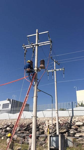 Foto Equipo Compacto de Medición en Media Tensión de Construcciones