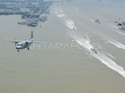 Formasi Terbang Hut Tni Antara Foto