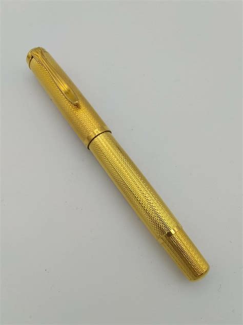 Pelikan M760 Jubilee Gold Vermeil 14C Medium Nib Pen Realm