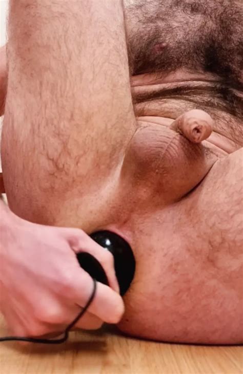 Estiramiento anal con mi gran tapón trasero vibrante abriendo mi culo apretado xHamster