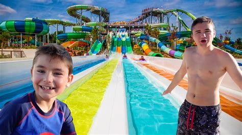 Parc Aquatique O Gliss Park Toboggans Fun Youtube