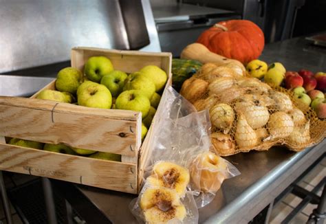 Octobre Foire De La Pomme Et De L Oignon Doux Des C Vennes Sites