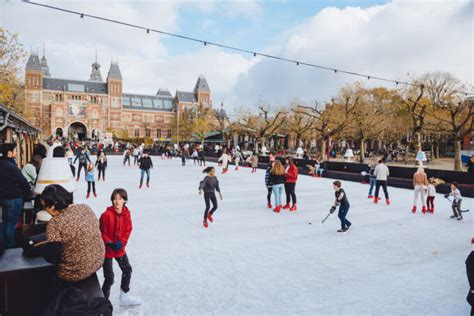 Hoera De Schaatsbaan Op Het Museumplein Gaat Weer Open