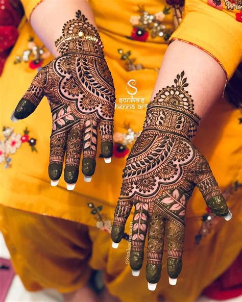 Noops Bridal Mehndi First Sonikashennaart Bride Of 2019 We Went With