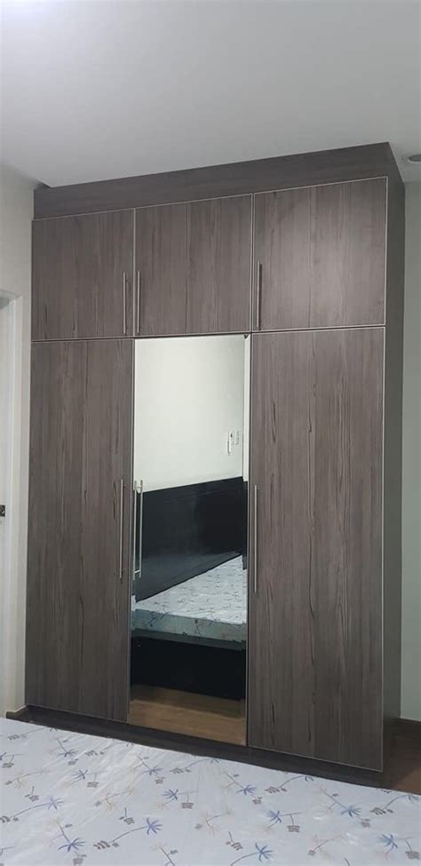 Plywood 5 Door Brown Wooden Modular Wardrobe With Mirror With Locker