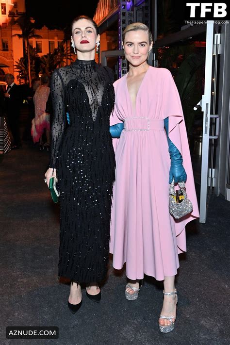 Alexandra Daddario Sexy Seen Flaunting Her Hot Cleavage At The Vanity Fair Oscar Party In