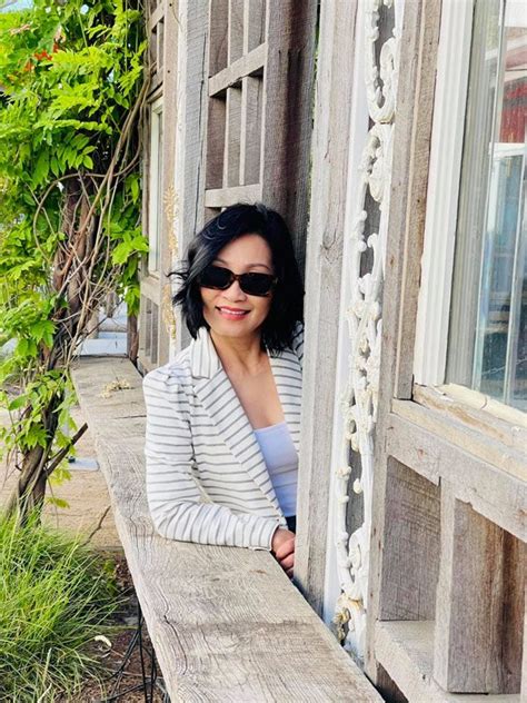 H Ng O T Tin Khoe Body V I Bikini Tu I U B N Th N H Ng V N N I M T C U Ch L