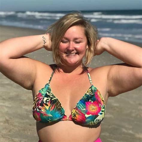 6 Hot Sexy Mama Natural Bikini Pics