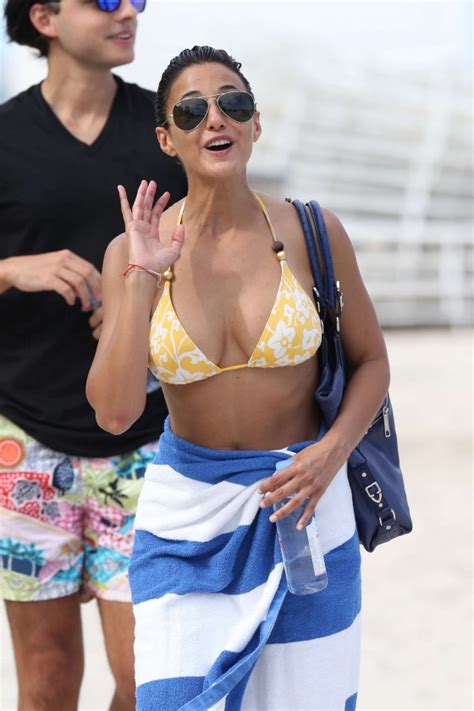 Emmanuelle Chriqui Bikini Photos At A Beach In Miami GotCeleb 8235