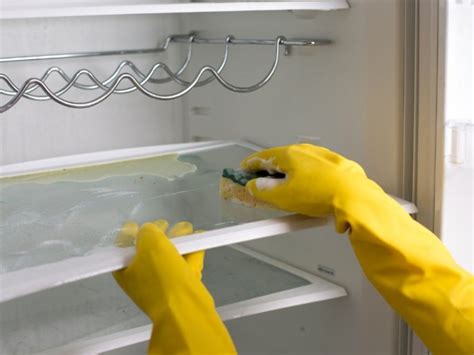 Este es el truco que eliminará los malos olores de tu refrigerador para