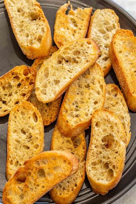 Easy Crostini Recipe (Baked Crostini Bread)