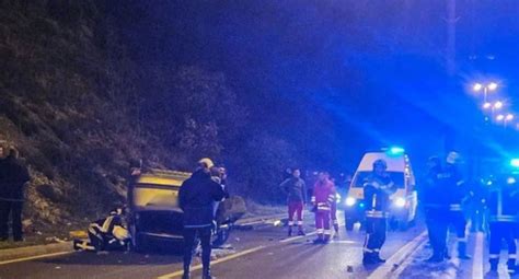 Tragedija U Mostaru Od Siline Udarca Ispao Iz Auta Voza Podlegao