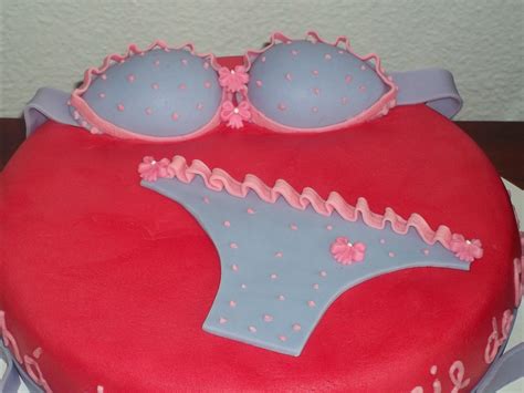 MARGARIDA BOLOS ARTÍSTICOS Bolo de Chá de Lingerie