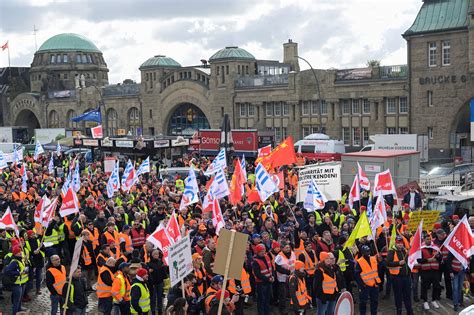 Transport Workers Go on Strike in Germany - The New York Times