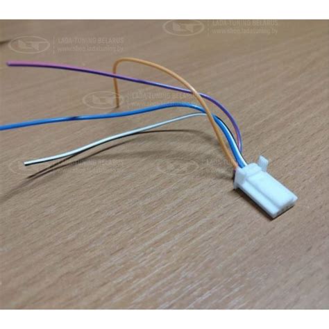Разъем подключения USB гнезда второго ряда, плафона бардачка, плафона ...