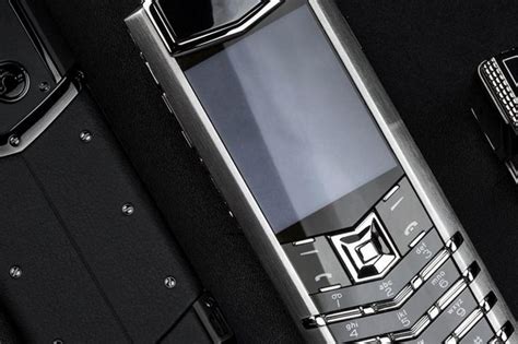 Vertu разорился, да здравствует iPhone с бриллиантами купить за 100 ...