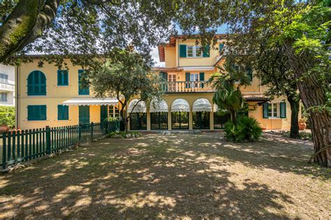 Esclusiva Villa Di Lusso Fronte Mare In Vendita A Marina Di Pietrasanta