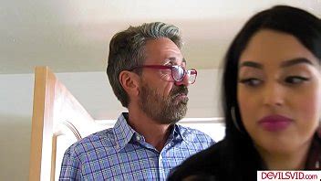 Curious Teen Latin Asking Her Stepdad To Fuck Her In The Ass XNXX