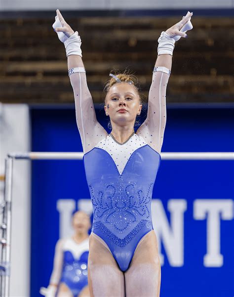 HOT GYMNASTS Hottest Female Athletes