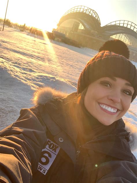 Amelia Jones Fox 6 Milwaukee : r/hot_reporters