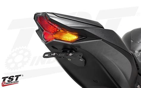 USパーツ取り扱い専門店 USDMUSテールライト Kawasaki Bra Z1000 2013年スモーク用リアブレーキターンシグナルLED