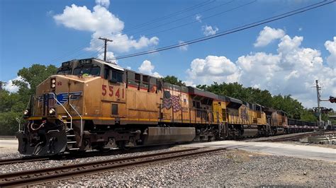 Railfanning In South Dallas Featuring Amtrak Up Bnsf And Ns Youtube