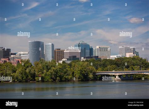 ROSSLYN, VIRGINIA, USA - Rosslyn skyline and Potomac River, Arlington ...