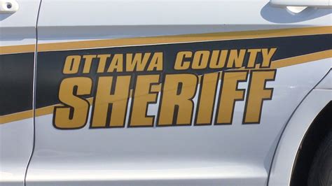 Teen Pinned In Car Hospitalized With Serious Injuries After Ottawa Co