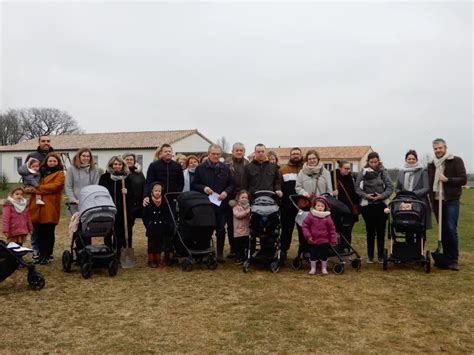 Opération un arbre un enfant Mairie de Nieuil l Espoir