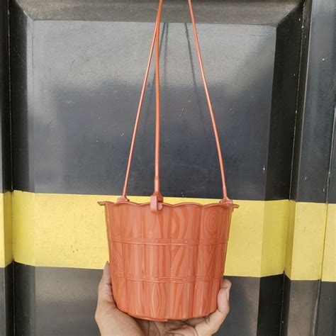 Jual Pot Gantung Pumba Gantungan Warna Putih Hitam Merah Bata