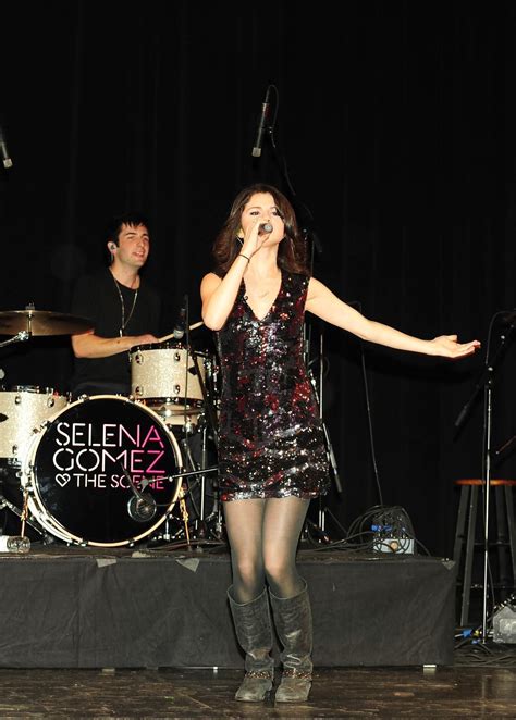 2009 - Selena Gomez Photo (9956290) - Fanpop