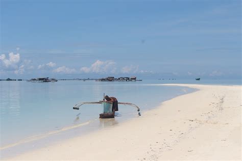 Stories from the Seas: Panampangan Island | Tawi-Tawi - Nomadic Experiences