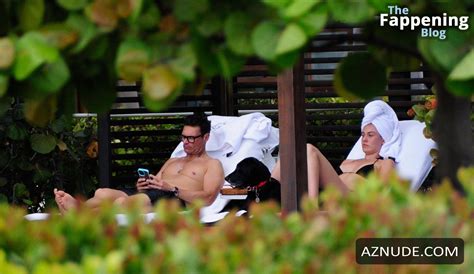 Aubrey Paige Sexy Seen With Ryan Showing Off Her Gorgeous Body Wearing A Hot Bikini At The Beach