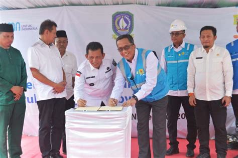 Terangi Pulau Pulau Kecil Ansar Ahmad Teken MoU Dengan PT PLN